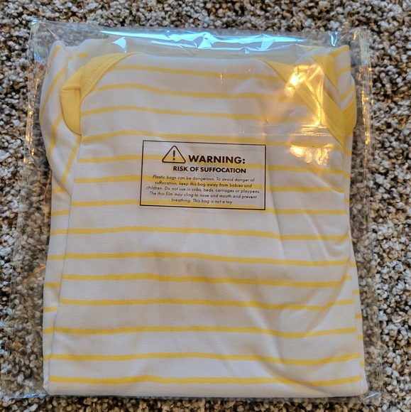 NIB - Little Sleepies Winnie the Pooh Bodysuit, 12-18 M - Picture 3 of 3